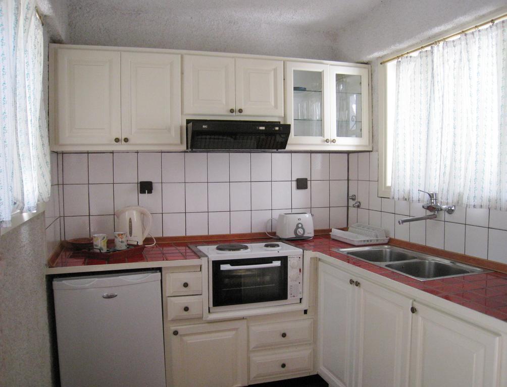 Taygete Studios Stoupa Luaran gambar